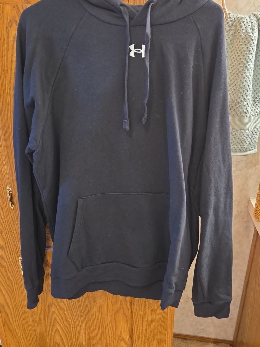 Under Armour Men's Dark Black Pullover Hoodie with Logo